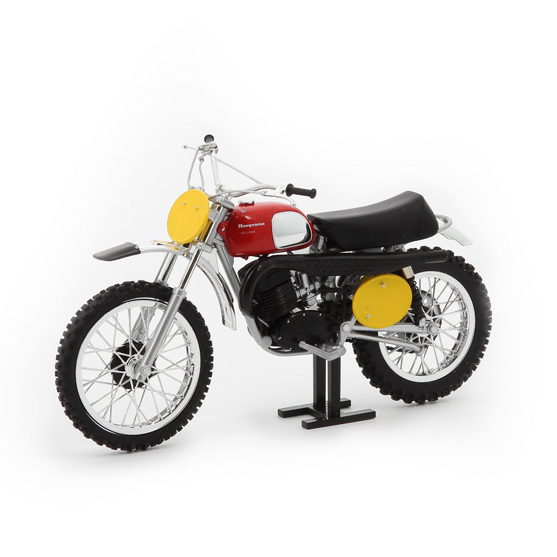 Motorcycle 1:12 Scale Model Husqvarna 400 1970