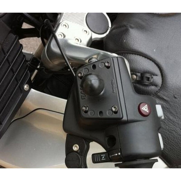 RAM MOUNTSÂ Centered Brake/Clutch Reservoir Cover Base - B Size Ball