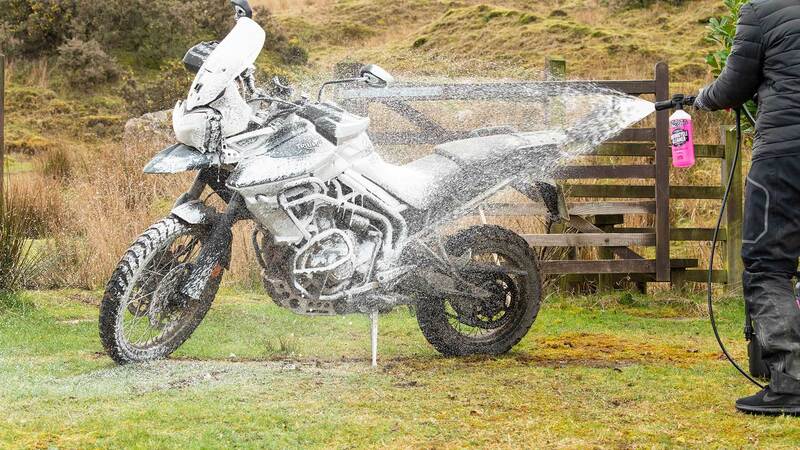 MUC-OFF Pressure Washer Bundle