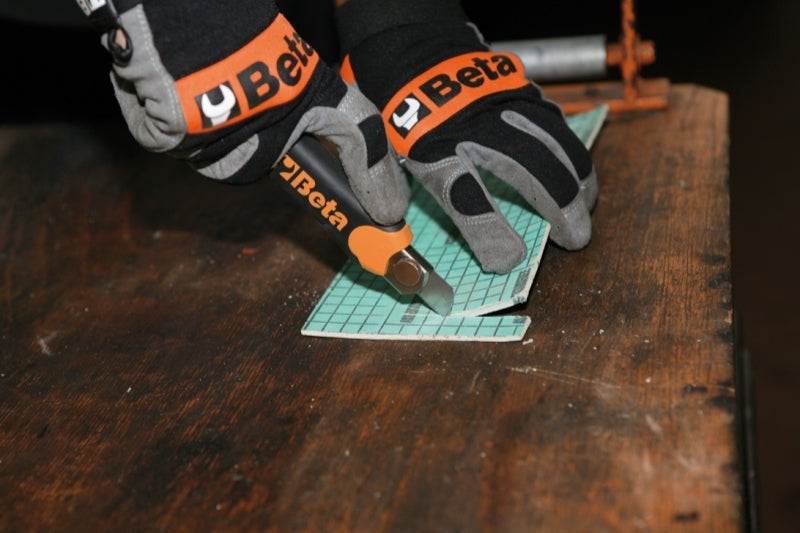 BETA 1771MB Utility Knife 18mm with 6 spare Blades