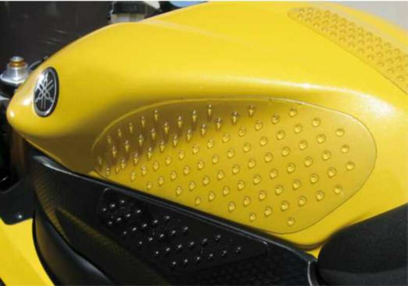 BLACKBIRD Non-Slip Adhesive 30x21cm 3D Spikes Translucide