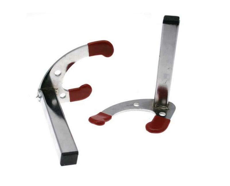 V-SHAPED SUPPORTS FOR UNIVERSAL STAND.