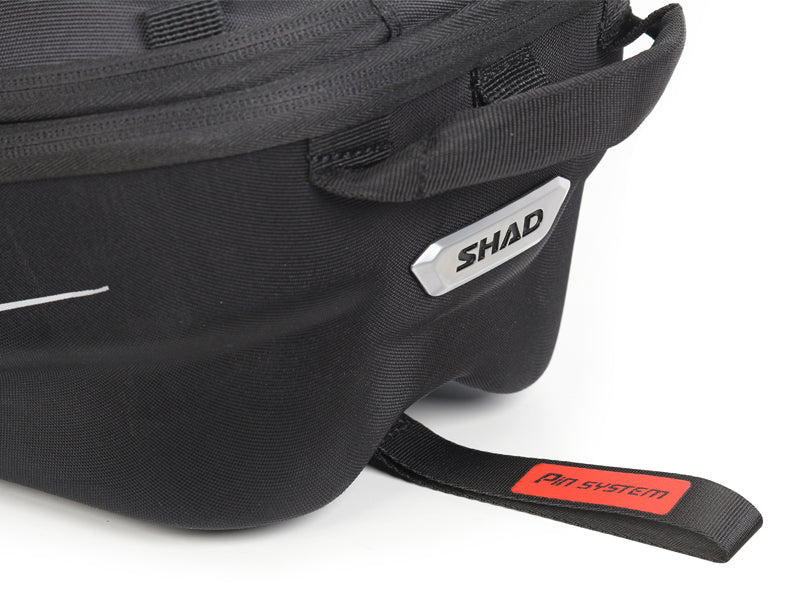SHAD E16P Tank Bag with Pin System 11/15L - Black